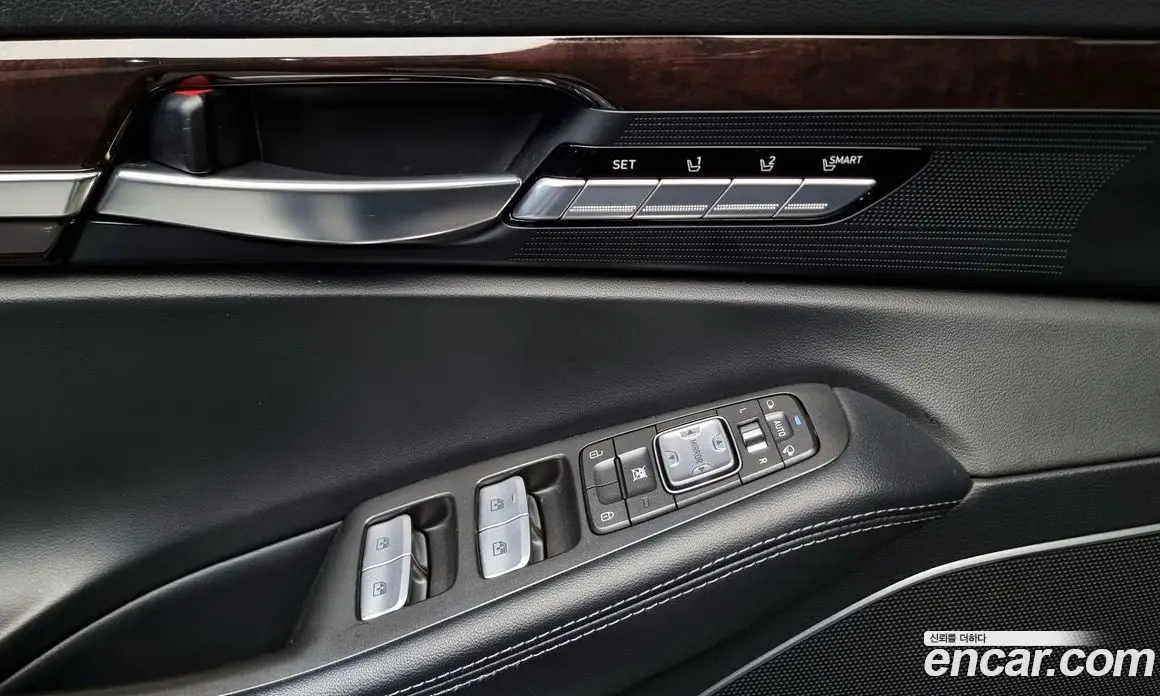 Genesis EQ900 2016 3.8 автомат (гидро), фото 18 Genesis EQ900 2016 3.8 автомат (гидро), фото 18