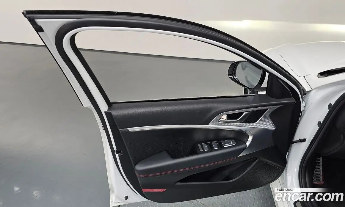 Genesis G70 2021 2.0 автомат (гидро), фото 14
