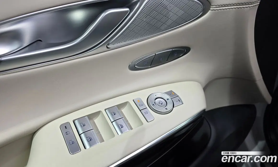 Genesis GV70 2024 2.5 автомат (гидро), фото 27 Genesis GV70 2024 2.5 автомат (гидро), фото 27