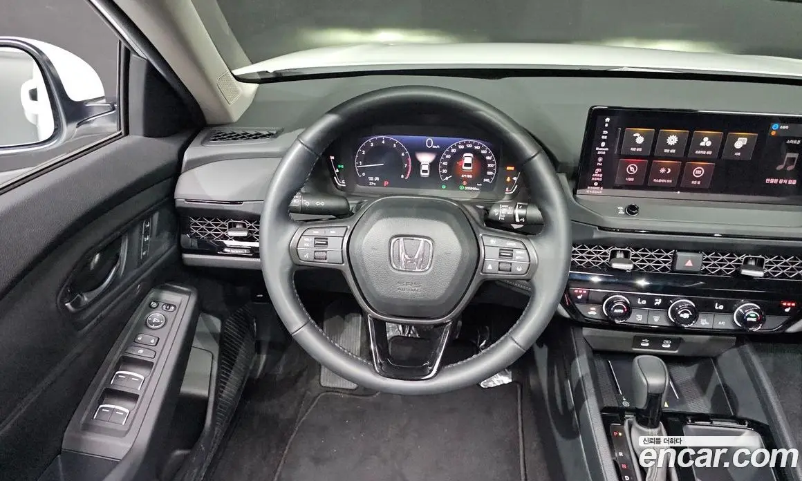 Honda Accord 2024 1.5 автомат (гидро), фото 19