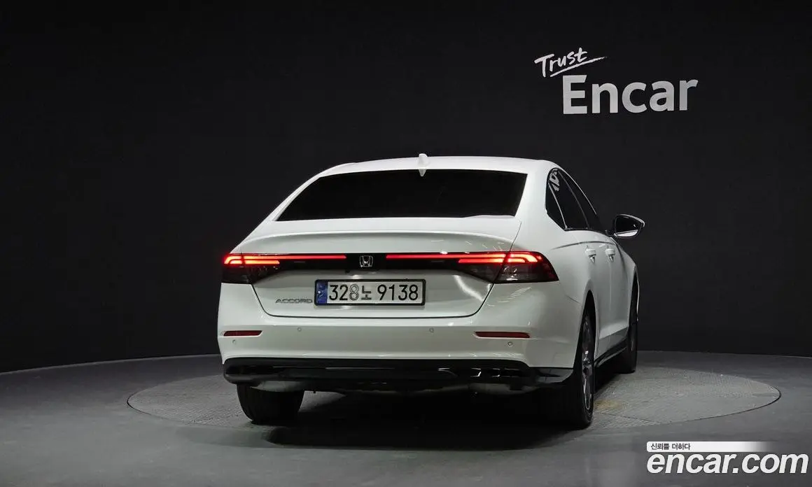 Honda Accord 2024 1.5 автомат (гидро), фото 4