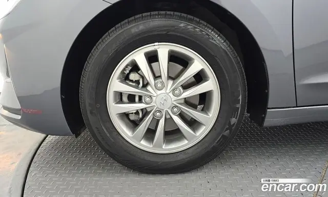 Hyundai Avante 2019 1.6 автомат (гидро), миниатюра 5 Hyundai Avante 2019 1.6 автомат (гидро), миниатюра 5