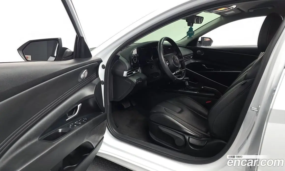 Hyundai Avante 2022 1.6 автомат (гидро), фото 13