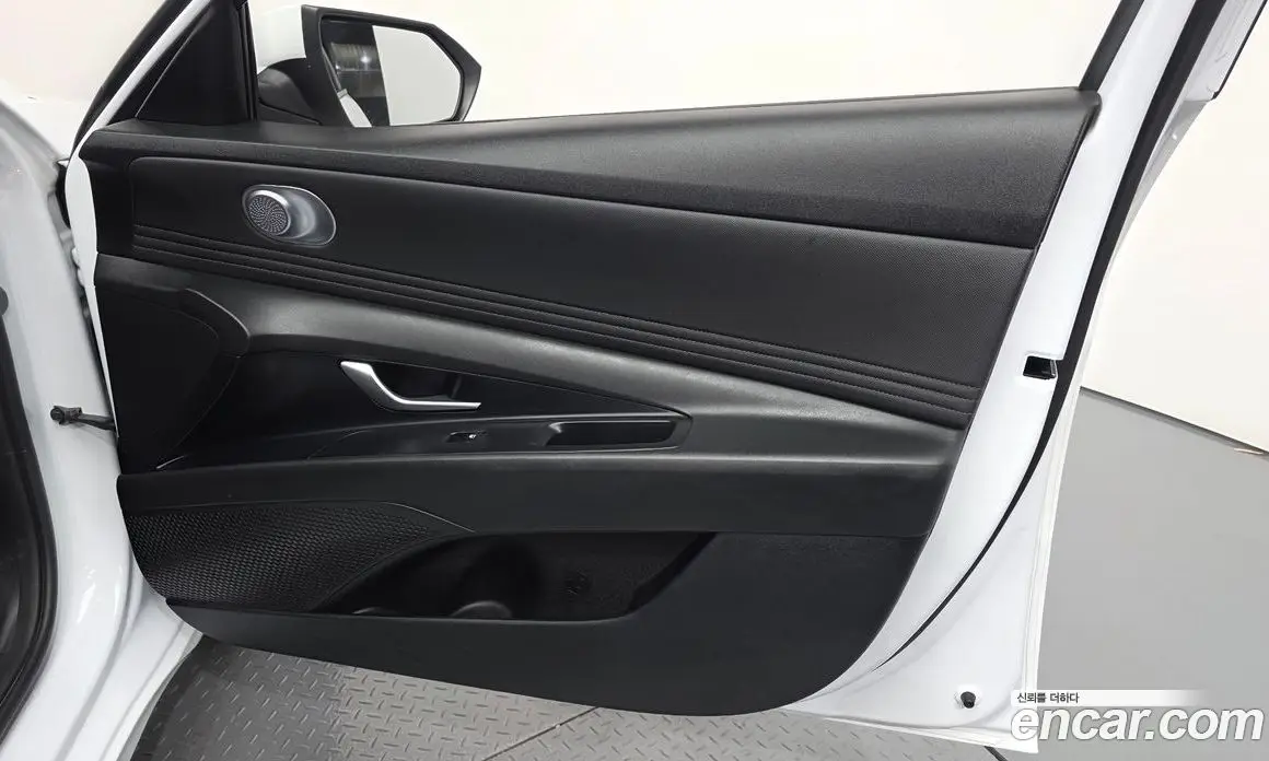 Hyundai Avante 2022 1.6 автомат (гидро), фото 14