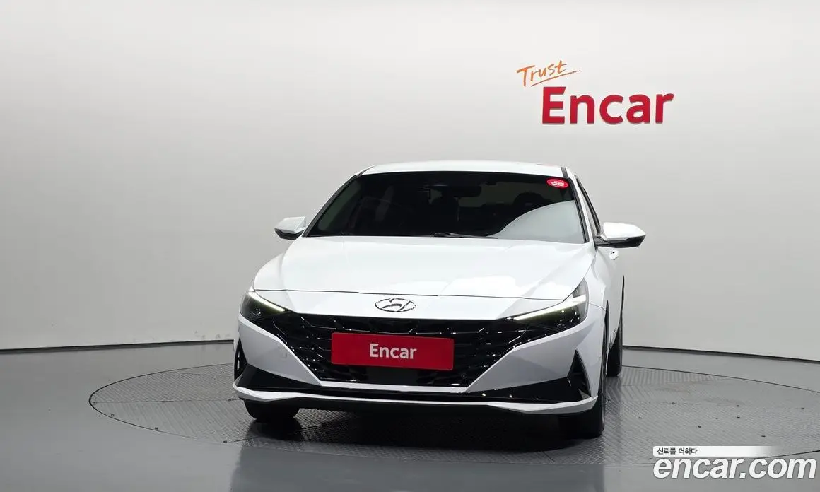 Hyundai Avante 2022 1.6 автомат (гидро), фото 3