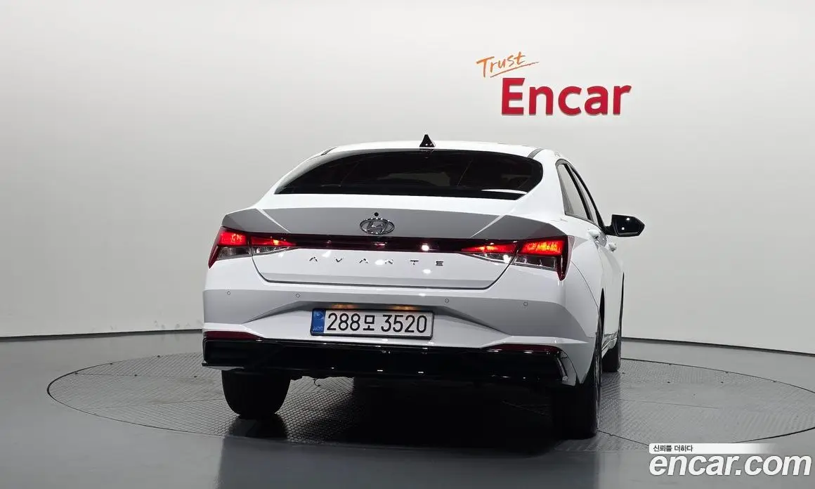 Hyundai Avante 2022 1.6 автомат (гидро), фото 4