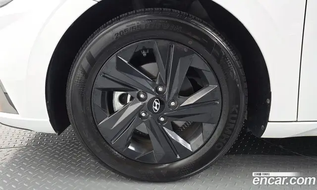 Hyundai Avante 2022 1.6 автомат (гидро), миниатюра 5