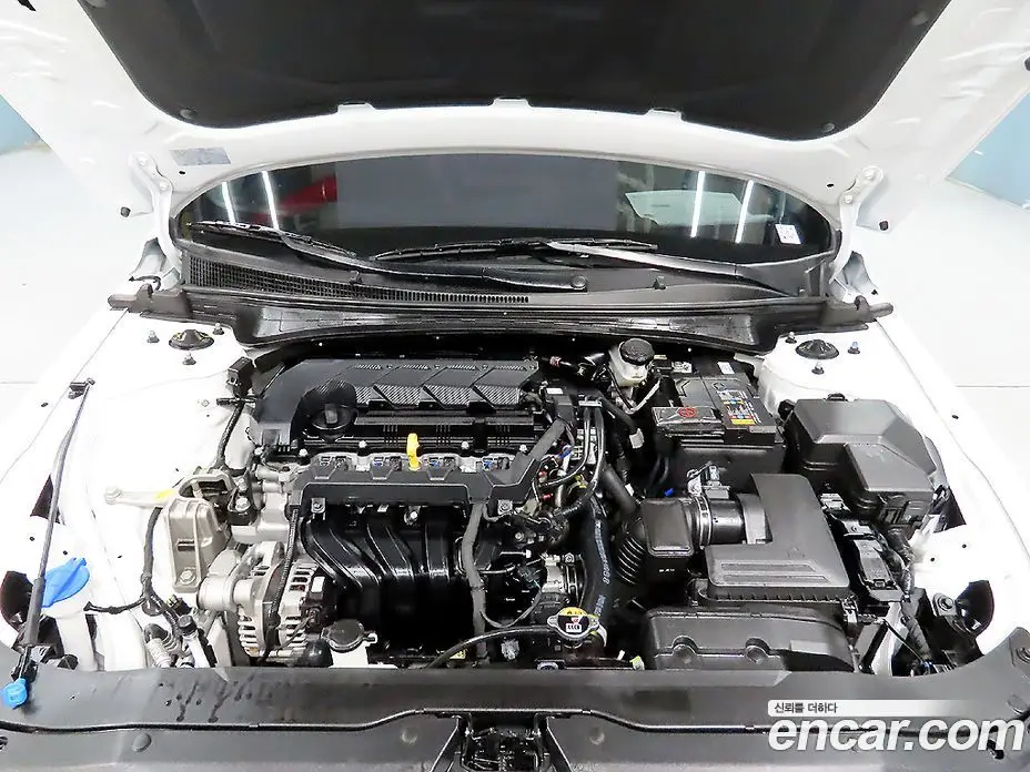 Hyundai Avante 2024 1.6 автомат (гидро), фото 19