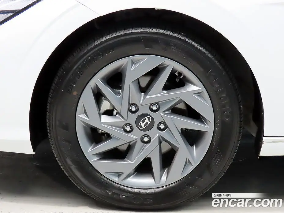 Hyundai Avante 2024 1.6 автомат (гидро), фото 20