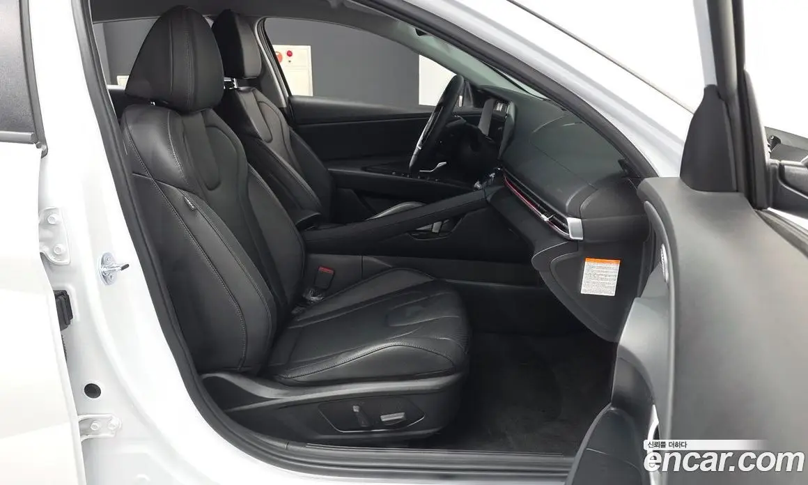 Hyundai Avante 2025 1.6 автомат (гидро), фото 11