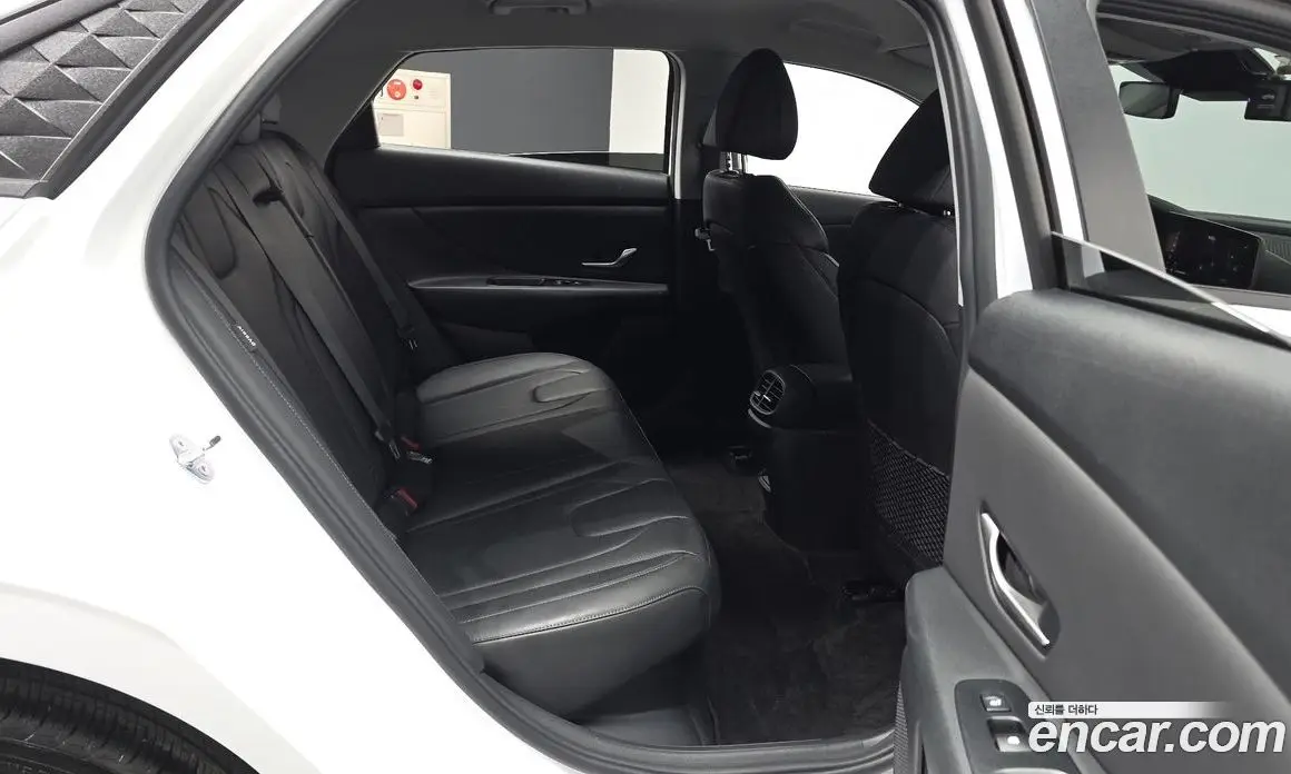Hyundai Avante 2025 1.6 автомат (гидро), фото 12