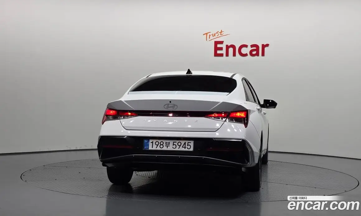 Hyundai Avante 2025 1.6 автомат (гидро), фото 4