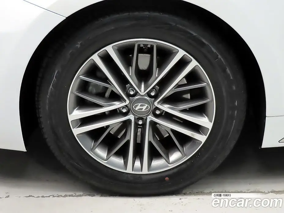 Hyundai Grandeur 2018 2.4 автомат (гидро), фото 20