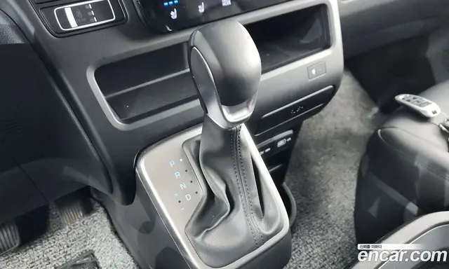 Hyundai Staria 2024 3.5 автомат (гидро), миниатюра 12