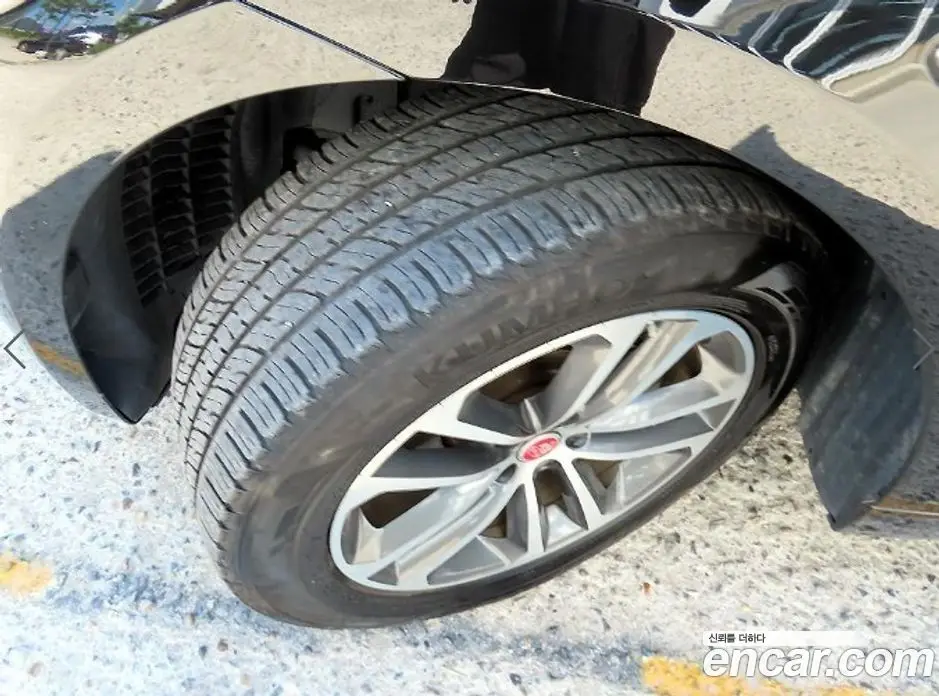 Jaguar F-Pace 2019 2.0 автомат (гидро), фото 20 Jaguar F-Pace 2019 2.0 автомат (гидро), фото 20