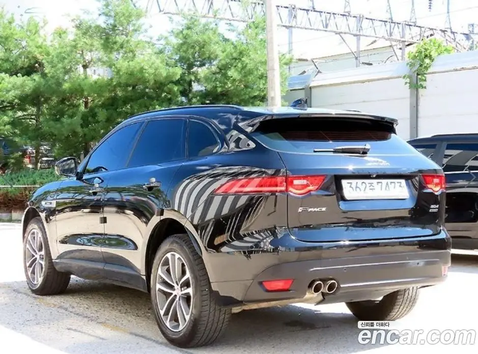 Jaguar F-Pace 2019 2.0 автомат (гидро), фото 3 Jaguar F-Pace 2019 2.0 автомат (гидро), фото 3