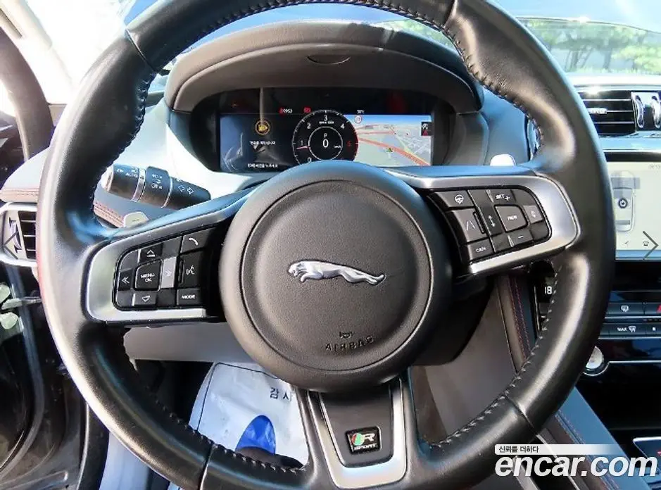 Jaguar F-Pace 2019 2.0 автомат (гидро), фото 8 Jaguar F-Pace 2019 2.0 автомат (гидро), фото 8