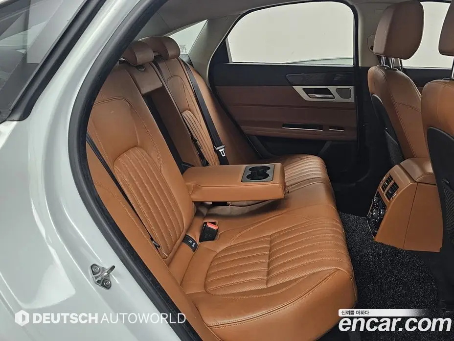 Jaguar XF 2016 3.0 автомат (гидро), фото 12 Jaguar XF 2016 3.0 автомат (гидро), фото 12