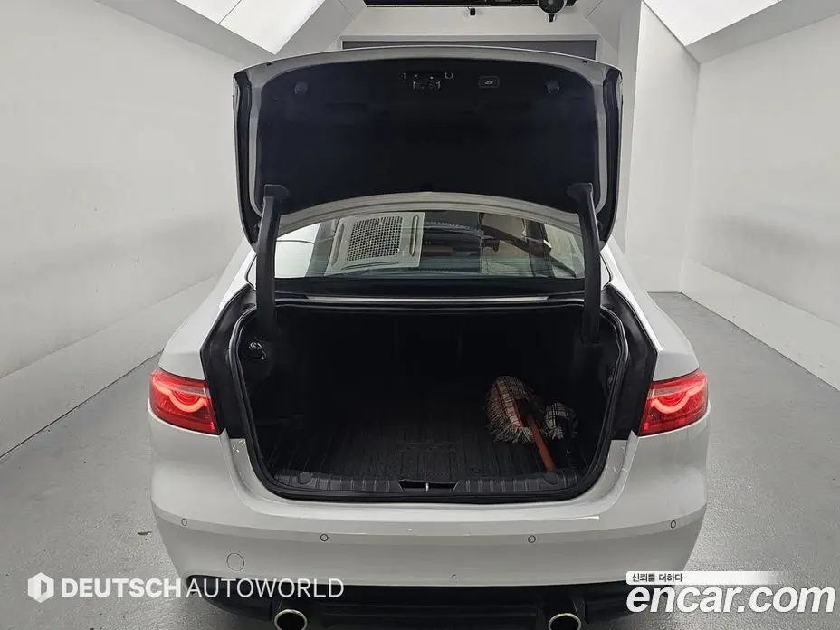 Jaguar XF 2016 3.0 автомат (гидро), фото 19 Jaguar XF 2016 3.0 автомат (гидро), фото 19