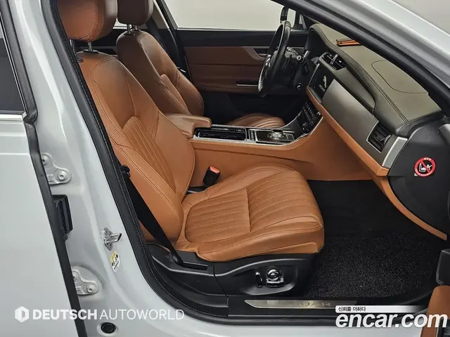 Jaguar XF 2016 3.0 автомат (гидро), миниатюра 10 Jaguar XF 2016 3.0 автомат (гидро), миниатюра 10