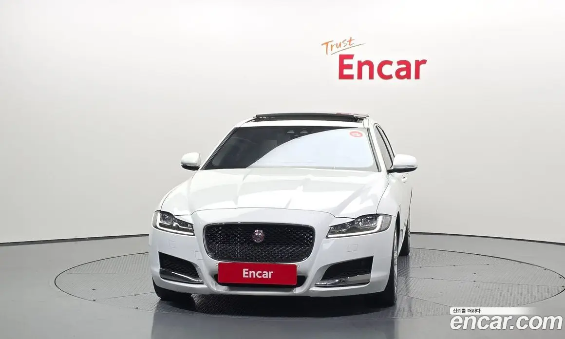 Jaguar XF 2016 2.0 автомат (гидро), фото 3 Jaguar XF 2016 2.0 автомат (гидро), фото 3