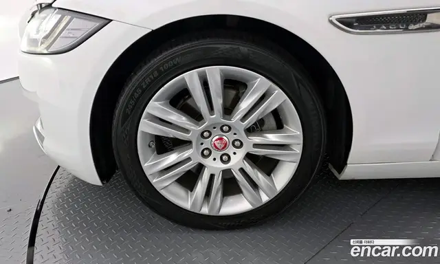 Jaguar XF 2016 2.0 автомат (гидро), миниатюра 5 Jaguar XF 2016 2.0 автомат (гидро), миниатюра 5