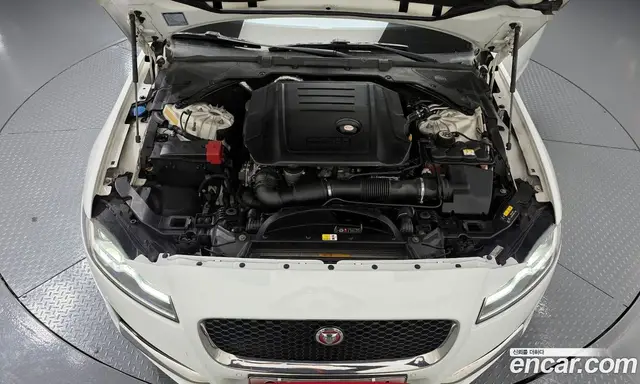 Jaguar XF 2016 2.0 автомат (гидро), миниатюра 6 Jaguar XF 2016 2.0 автомат (гидро), миниатюра 6