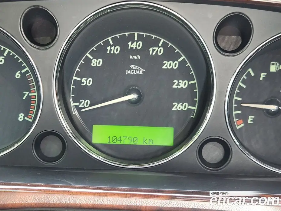 Jaguar XJ-8 2005 3.6 автомат (гидро), фото 15 Jaguar XJ-8 2005 3.6 автомат (гидро), фото 15
