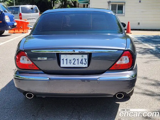 Jaguar XJ-8 2005 3.6 автомат (гидро), миниатюра 6 Jaguar XJ-8 2005 3.6 автомат (гидро), миниатюра 6