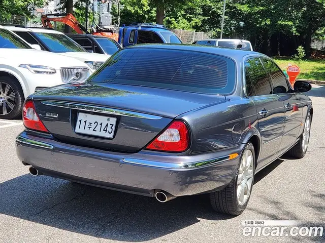 Jaguar XJ-8 2005 3.6 автомат (гидро), миниатюра 7 Jaguar XJ-8 2005 3.6 автомат (гидро), миниатюра 7
