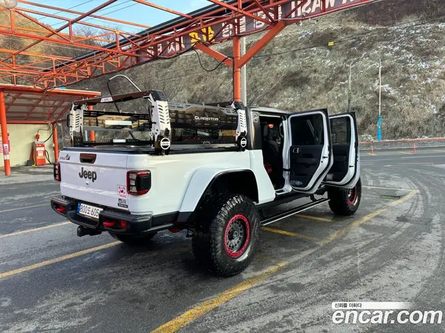 Jeep Gladiator 2021 3.6 автомат (гидро), миниатюра 5 Jeep Gladiator 2021 3.6 автомат (гидро), миниатюра 5