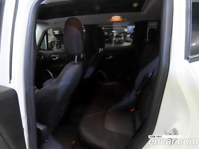 Jeep Renegade 2016 2.0 автомат (гидро), миниатюра 7 Jeep Renegade 2016 2.0 автомат (гидро), миниатюра 7