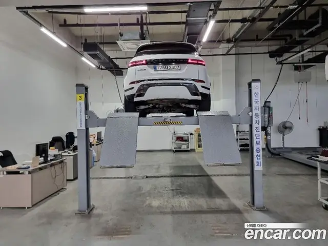 Land Rover Range Rover Evoque 2024 2.0 автомат (гидро), миниатюра 2