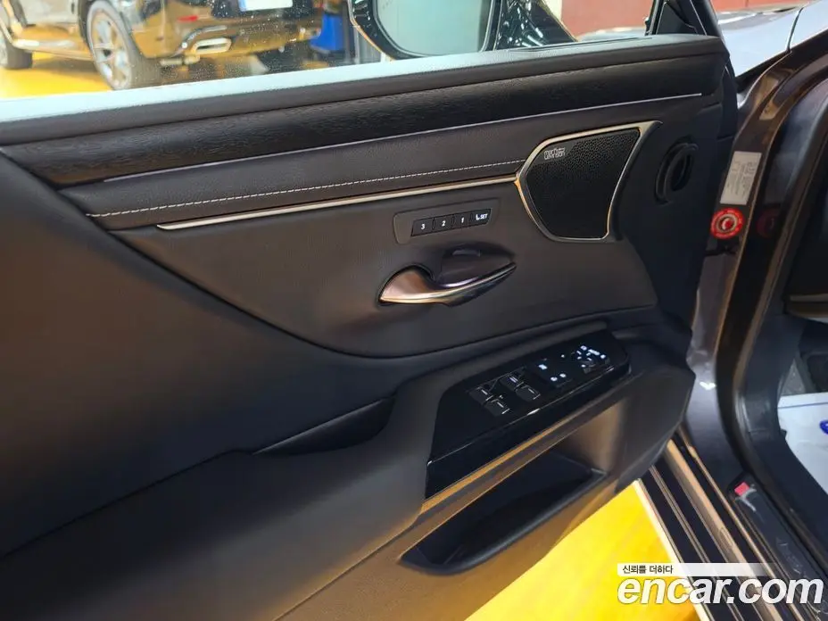Lexus ES 2025 2.5 автомат (вариатор), фото 11 Lexus ES 2025 2.5 автомат (вариатор), фото 11