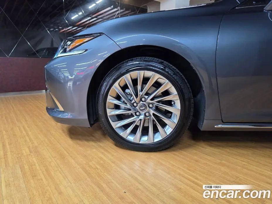 Lexus ES 2025 2.5 автомат (вариатор), фото 5 Lexus ES 2025 2.5 автомат (вариатор), фото 5