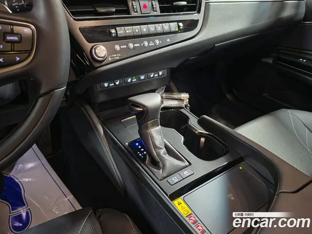 Lexus ES 2025 2.5 автомат (вариатор), миниатюра 9 Lexus ES 2025 2.5 автомат (вариатор), миниатюра 9