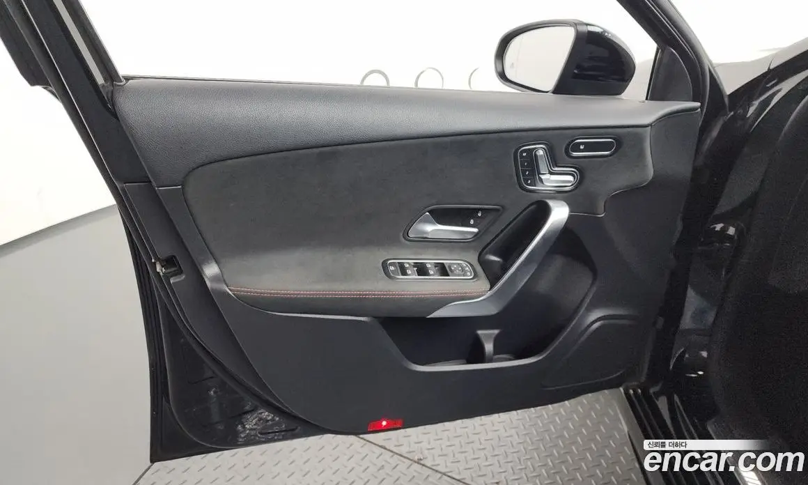 Mercedes-Benz A-Class 2021 2.0 автомат (гидро), фото 14