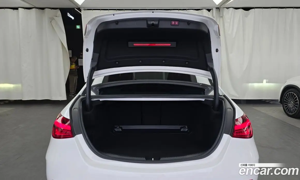 Mercedes-Benz C-Class 2023 2.0 автомат (гидро), фото 26