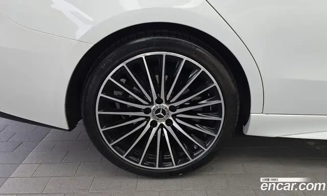 Mercedes-Benz C-Class 2023 2.0 автомат (гидро), миниатюра 5