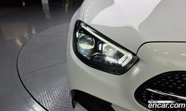 Mercedes-Benz E-Class 2022 1.9 автомат (гидро), миниатюра 8