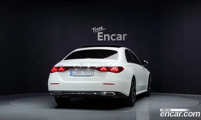 Mercedes-Benz E-Class 2025 2.0 автомат (гидро), миниатюра 4 Mercedes-Benz E-Class 2025 2.0 автомат (гидро), миниатюра 4
