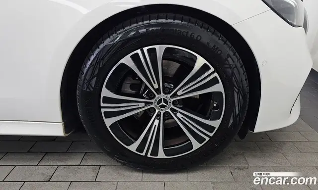 Mercedes-Benz E-Class 2025 2.0 автомат (гидро), миниатюра 5 Mercedes-Benz E-Class 2025 2.0 автомат (гидро), миниатюра 5