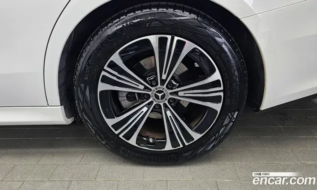 Mercedes-Benz E-Class 2025 2.0 автомат (гидро), миниатюра 7 Mercedes-Benz E-Class 2025 2.0 автомат (гидро), миниатюра 7