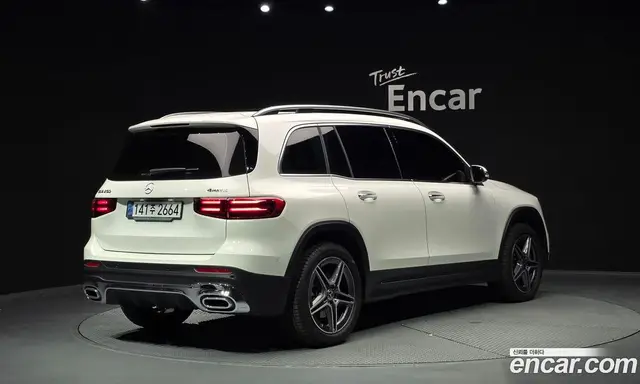 Mercedes-Benz GLB-Class 2024 2.0 автомат (гидро), миниатюра 2