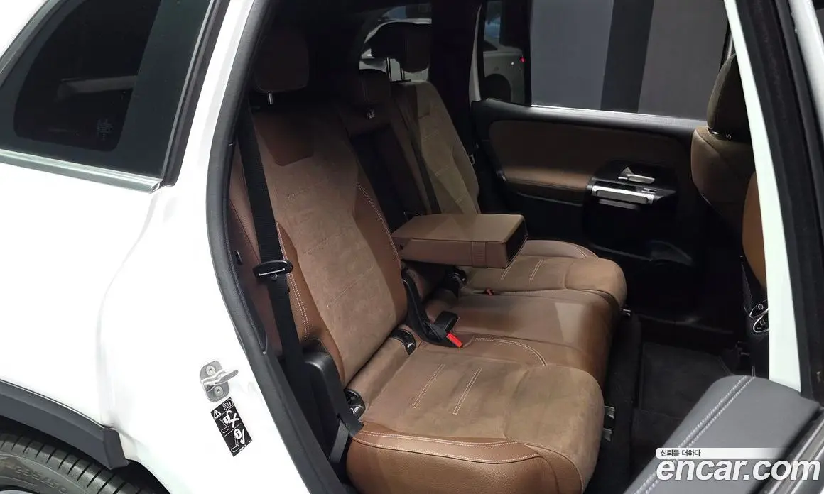 Mercedes-Benz GLB-Class 2024 2.0 автомат (гидро), фото 17