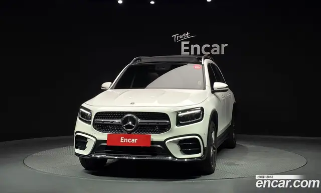 Mercedes-Benz GLB-Class 2024 2.0 автомат (гидро), миниатюра 3