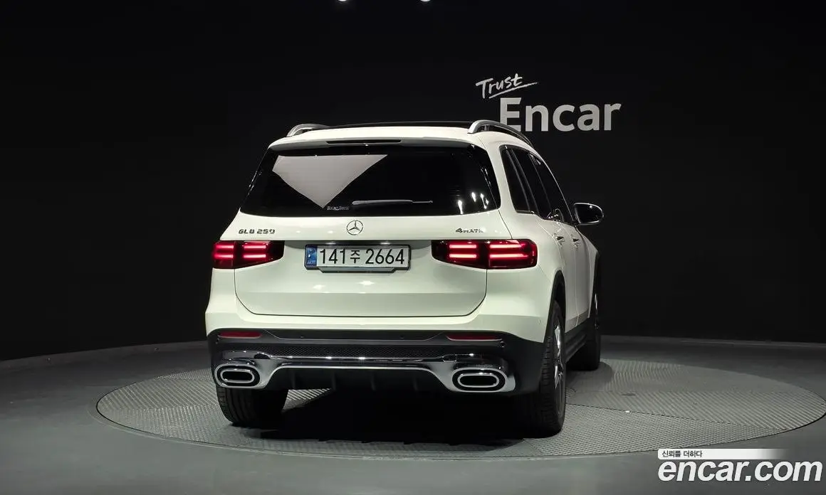 Mercedes-Benz GLB-Class 2024 2.0 автомат (гидро), фото 4