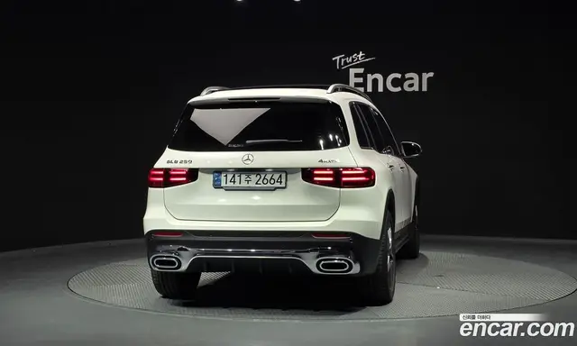 Mercedes-Benz GLB-Class 2024 2.0 автомат (гидро), миниатюра 4