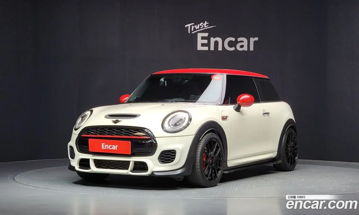 Mini Cooper 2017 2.0 автомат (гидро), фото 1 Mini Cooper 2017 2.0 автомат (гидро), фото 1
