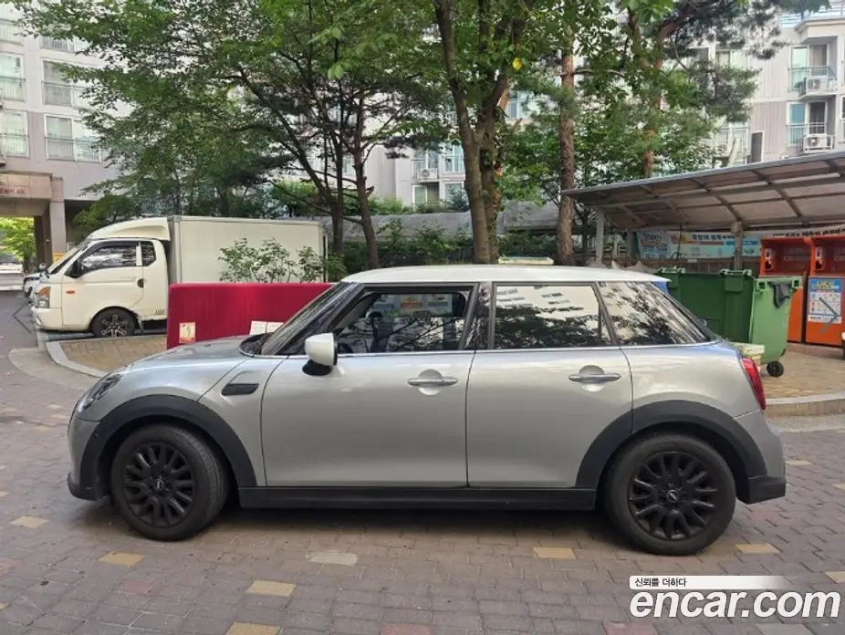 Mini Cooper 2023 1.5 автомат (гидро), фото 4